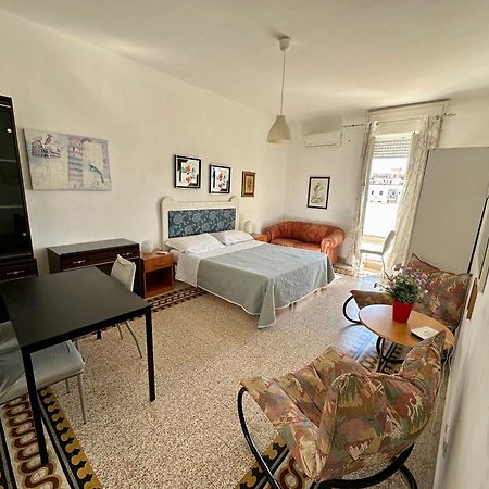 Appartamento Via Trevisani Bari Bagian luar foto